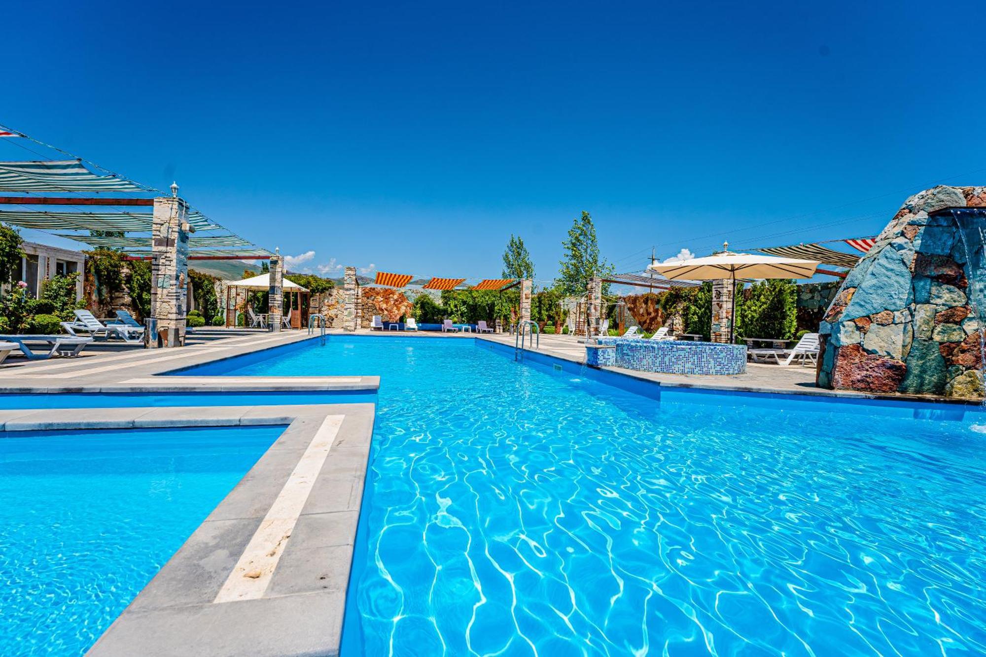 Maria Resort Севан Экстерьер фото